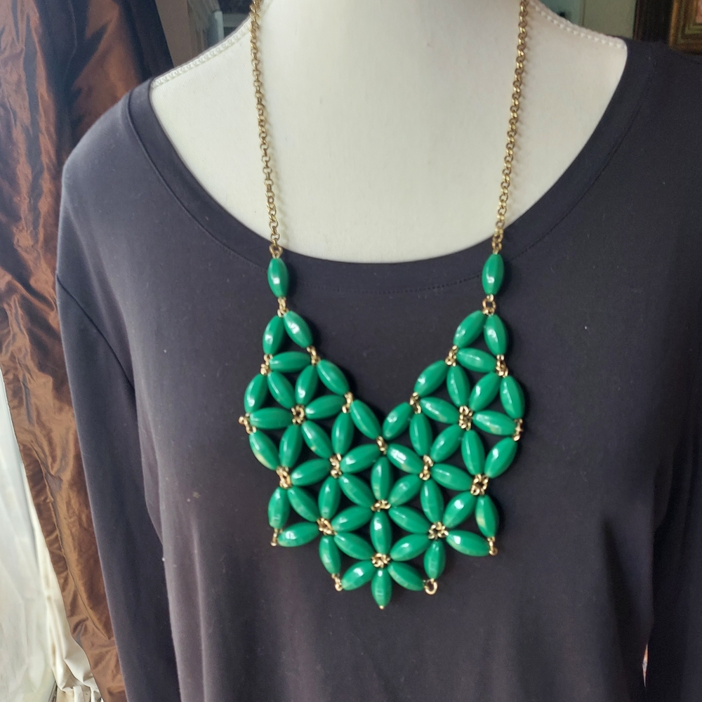 Chic Green and Gold Necklace